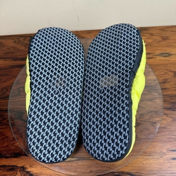 Circus By Sam Edelman Hollin Puffer Slipper - Acid Yellow - size 7 - Picture 9 of 10